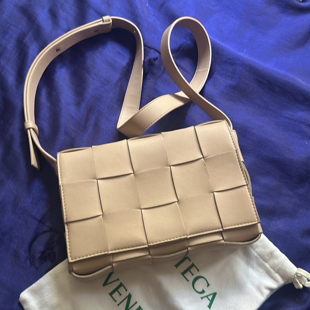 BOTTEGA VENETA Nappa Maxi Intreccio Cassette Bag